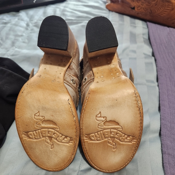 Booties - Picture 4 of 4